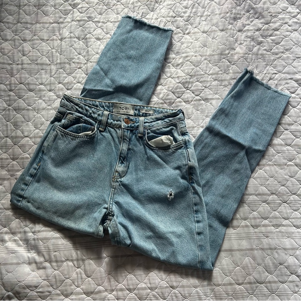 Tori ripped mom jeans